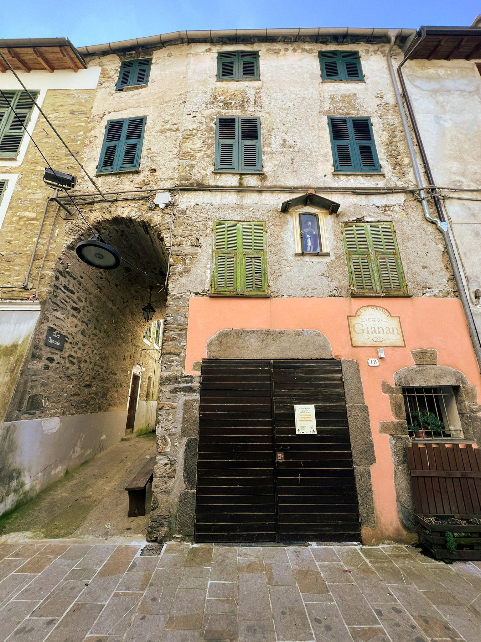 Historic Gianan detail